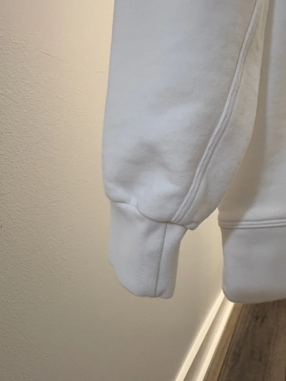 Lululemon Perfectly Oversized Graphic Crewneck ~ Best for Size 8 ~ White